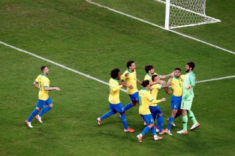 Brazil s Gabriel Jesus (2-R) and Alisson (R) celebrate after the Copa America 2019 quarter-finals soccer match between Brazil and Paraguay, at Arena do Gremio Stadium in Porto Alegre, Brazil, 27 June 2019. Brazil vs. Paraguay !ACHTUNG: NUR REDAKTIONELLE NUTZUNG!  Copyright: xSebastiaoxMoreirax SCA19243 20190628-636972963676952722