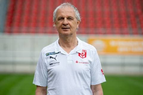 Dr Thomas Bartels Team Physician HFC Hallescher Fussballclub e V 3 Liga, Portrait Date 2019 2020, Halle Saale Sachsen Anhalt Germany