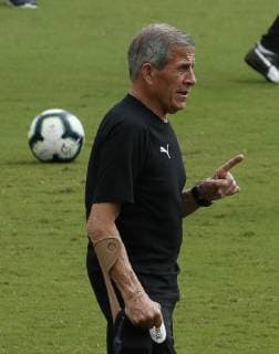 Fußball, Copa America, Nationalteam Uruguay Training Uruguay s national soccer team head coach Oscar Washington Tabarez heads a training session at the Barradaostadium, in Salvador, Brazil, 28 June 2019. Uruguay will face tomorrow against Peru in the Copa America quarter finals. Uruguay training in the Copa America !ACHTUNG: NUR REDAKTIONELLE NUTZUNG!  Copyright: xMauricioxDuenasxCastanedax COPAME2131 20190628-636973425601509170
