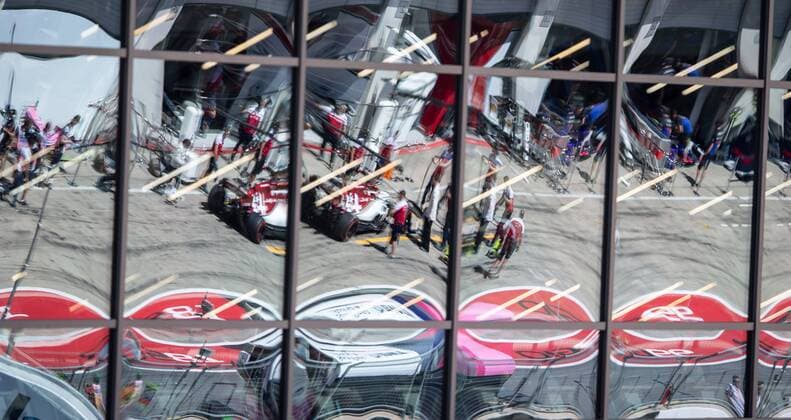 FORMULA 1 - GP of Austria 2019 SPIELBERG,AUSTRIA,28.JUN.19 - MOTORSPORTS, FORMULA 1 - Grand Prix of Austria, Red Bull Ring, free practice. Image shows the pit lane. GEPAxpictures xHaraldxSteiner