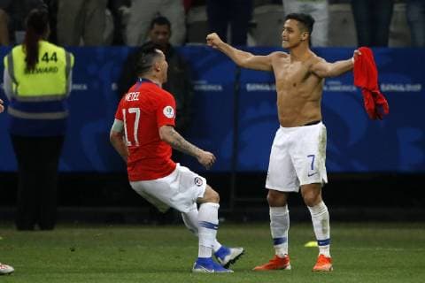 Futbol, Colombia vs Chile Copa America 2019 El jugador de la selecciones chilena Alexis Sanchez, derecha, celebra su gol contra Colombia durante el partido de cuartos de final de la Copa America disputado en el estadio Arena Corinthians de San Pablo, Brasil. 28 06 2019 Andres Pina Photosport Football, Colombia vs Chile Copa America Championship 2019 Chile s player Alexis Sanchez, right, celebrates after scoring against Colombia during the quarter final match of the Copa America Championship held at the Arena Corinthians stadium in Sao Paulo, Brazil. 28 06 2019 Andres Pina Photosport Colombia vs Chile, Copa America 2019 