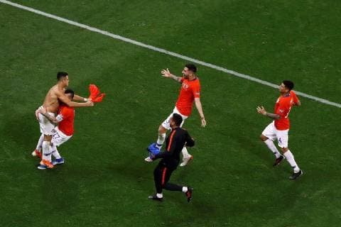 Chile s players celebrate the victory of the team during the Copa America 2019 quarter-finals soccer match between Colombia and Chile, at Arena Corinthians Stadium in Sao Paulo, Brazil, 28 June 2019. Colombia vs Chile !ACHTUNG: NUR REDAKTIONELLE NUTZUNG!  Copyright: xMarceloxChellox SCA20169 20190629-636973775473209106
