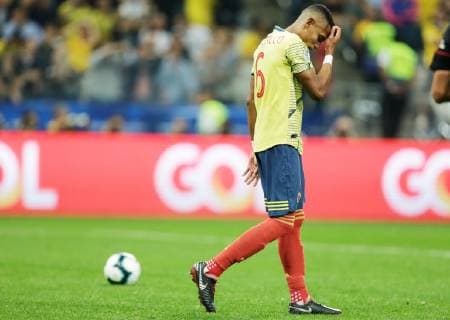 (190629) -- SAO PAULO, June 29, 2019 -- Colombia s William Tesillo reacts after missing to score during the penalty kick shoot-out of the Copa America 2019 quarterfinal match between Chile and Colombia, in Sao Paulo, Brazil, June 28, 2019. Chile won 5-4 in penalty shoot-out. Francisco Canedo) (SP)BRAZIL-SAO PAULO-FOOTBALL-COPA AMERICA 2019-CHILE VS COLOMBIA FuxLangxisike¡¤kanieduo 