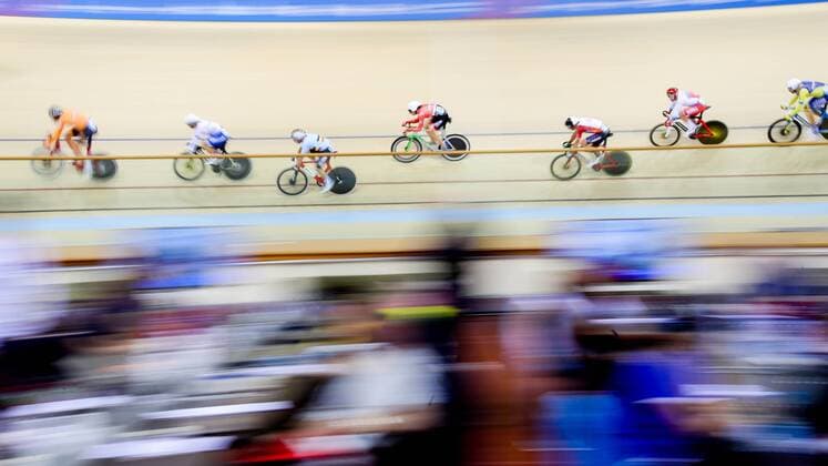 Sport Themen der Woche KW26 Sport Bilder des Tages Sport Bilder des Tages OLYMPICS - Europaspiele Minsk 2019 MINSK,BELARUS,28.JUN.19 - OLYMPICS - European Games Minsk 2019, cycling track, points race men. Image shows the peloton with Andreas Graf (AUT). GEPAxpictures xChristianxWalgram