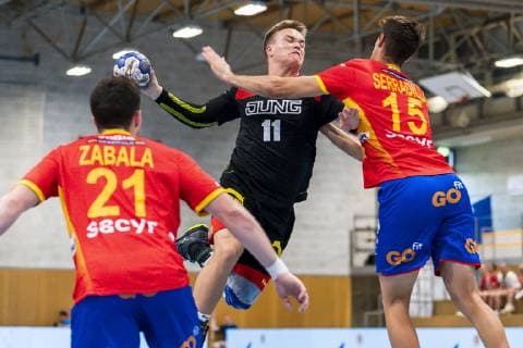 Kloten, Germany 28 June 2019 DHB U21 International Airport Trophy Spain vs. Germany v li Mikel Zabala Spain , Max Neuhaus Germany SC Magdeburg TSG Friesenheim , Antonio Serradilla Spain Kloten Sporthalle Ruebisbach Switzerland