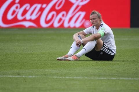 29 06 2019, xkvx, womens football World Cup quarter finals in France, Germany Sweden emspor, v l Germany DFB players disappointed after the match, looking disappointed, dissapointed Alexandra Popp German National Football Team DFB Rennes