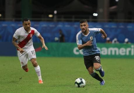 Uruguay vs Peru SALVADOR, BA - 29.06.2019: URUGUAY VS PERU - From Arrascaeta, during a match between Uruguay and Peru, valid for the quarterfinals of the Copa America 2019, held this Saturday (29) at the Fonte Nova Arena in Salvador, Bahia, Brazil. (Photo: Tiago Caldas Fotoarena) x1755606x  TiagoxCaldas