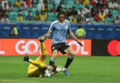 Uruguay vs Peru SALVADOR, BA - 29.06.2019: URUGUAY VS PERU - Edinson Cavani, during a match between Uruguay and Peru, valid for the quarterfinals of the Copa America 2019, held this Saturday (29) at the Fonte Nova Arena in Salvador, Bahia, Brazil. (Photo: Tiago Caldas Fotoarena) x1755626x  TiagoxCaldas