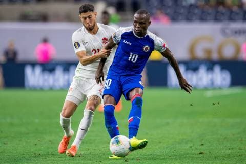 June 29, 2019: Haiti midfielder Wilde-Donald Guerrier (10) controls the ball in front of Canada midfielder Jonathan Osorio (21) during the 1st half of a CONCACAF Gold Cup quarterfinals soccer match between Haiti and Canada at NRG Stadium in Houston, TX. .. CSM CONCACAF Gold Cup Quarterfinals 2019: Haiti vs Canada JUN 29 - ZUMAc04_ 20190629_zaf_c04_054 Copyright: xTraskxSmithx