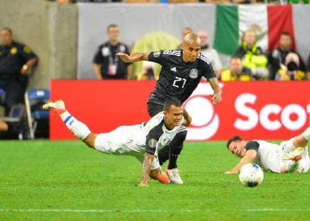 June 29, 2019: Mexico defender, Luis Rodriguez (21), fights a Costa Rica defender for the ball during the 2019 CONCACAF Gold Cup, quarter final match between Mexico and Costa Rica, at NRG Stadium in Houston, TX. Mandatory Credit: Sports South Media CSM 2019 CONCACAF Gold Cup: Mexico vs Costa Rica Jun 29 - ZUMAc04_ 20190629_zaf_c04_207 Copyright: xKevinxLangleyx