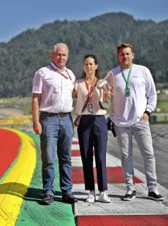 FORMULA 1 - GP of Austria 2019 SPIELBERG,AUSTRIA,30.JUN.19 - MOTORSPORTS, FORMULA 1 - Grand Prix of Austria, Red Bull Ring. Image shows Helmut Marko (Red Bull Racing), Birgit Lauda and Lukas Lauda. GEPAxpictures xM.xOberlaender