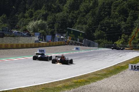 Motorsports: FIA Formula One World Championship, WM, Weltmeisterschaft 2019, Grand Prix of Austria, 77 Valtteri Bottas (FIN, Mercedes AMG Petronas Motorsport), 33 Max Verstappen (NLD, Aston Martin Red Bull Racing), Spielberg Austria