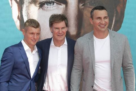 Kroos The film World premiere Cinedom Cologne Germany Date 30 06 2019 Links Toni Kroos Middle Carsten Maschmeyer Right Vladimir Klitschko