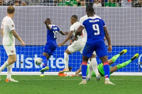 HOUSTON, TX - JUNE 29: Wilde-Donald Guerrier (10) of Haiti scores a goal during the Quarterfinals match between Haiti and Canada as part of the 2019 CONCACAF Gold Cup on June 29, 2019, at NRG Stadium in Houston, Texas. (Photo by David Buono Icon Sportswire) SOCCER: JUN 29 CONCACAF Gold Cup Quarterfinals - Haiti v Canada Icon190629049