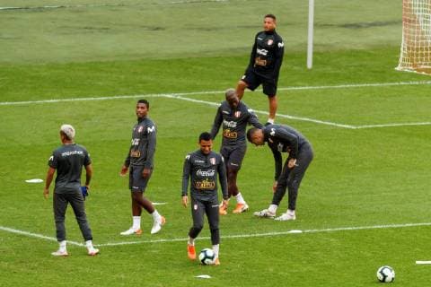 Peru s national soccer team players participate in a training session at the Beira Rio stadium, in Porto Alegre, Brazil, 01 July 2019. Peru will face Chile next Wednesday in a Copa America 2019 semifinal match. Peru s national soccer team training session !ACHTUNG: NUR REDAKTIONELLE NUTZUNG!  Copyright: xJosexMendezx COPAME2384 20190701-636976208123563142
