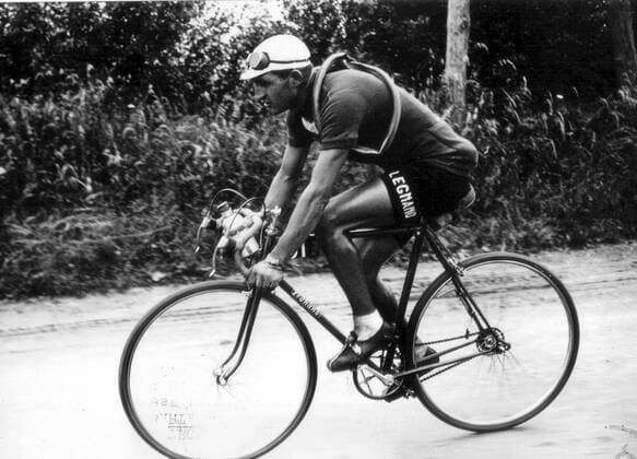 02 JULI 1948 FILE PICTURE OF FAMOUS ITALIAN CYCLING CHAMPION GINO BARTALI IN THE YELLOW SHIRT OF THE TOUR DE FRANCE IN THE SECOND LEG , TROUVILLE- DINARD. INTERxBELGA  x345324x INTERxBELGA  x85111514stx