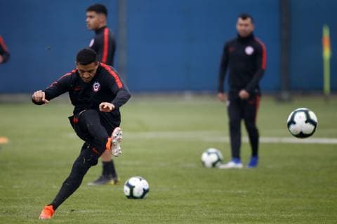Futbol, entrenamiento de la seleccion chilena Copa America 2019 El jugador de la seleccione chilena Alexis Sanchez es fotografiado durante el entrenamiento realizado en el Centro de Entrenamiento de Gremio en Porto Alegre, Brasil. 02 07 2019 Andres Pina Photosport Football, Chilean national team, Nationalteam training session Copa America Championship 2019 Chile s player Alexis Sanchez is pictured during the morning training session held at the Gremio center in Porto Alegre, Brazil. 02 07 2019 Andres Pina Photosport Entrenamiento de la seleccion chilena en el centro deportivo de Gremio, Copa America 2019 