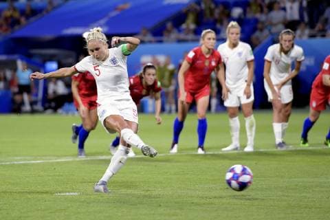 (L-R) Steph Houghton of England women during the FIFA Women s World Cup France 2019 semi final match between England and United States of America at Stade de Lyon on July 02, 2019 in Lyon, France FIFA Women s World Cup France 2019 2018 2019 xVIxVIxImagesx xGerritxvanxKeulenxIVx 14892181