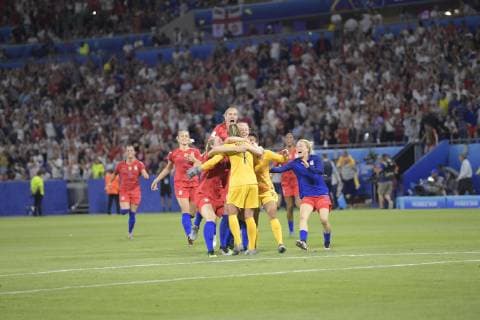 (L-R) Abby Dahlkemper of USA women, goalkeeper Alyssa Naeher of USA women, goalkeeper Adrianna Franch of USA women, Allie Long of USA women, Samantha Mewis of USA women, Abby Dahlkemper of USA women during the FIFA Women s World Cup France 2019 semi final match between England and United States of America at Stade de Lyon on July 02, 2019 in Lyon, France FIFA Women s World Cup France 2019 2018 2019 xVIxVIxImagesx xGerritxvanxKeulenxIVx 14892317