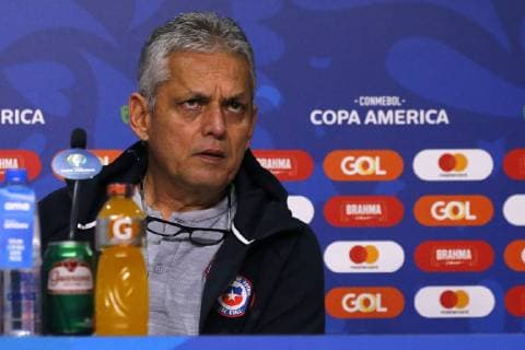 Futbol, conferencia de prensa de la seleccion chilena Copa America 2019 El entrenador de la seleccion chilena Reinaldo Rueda se dirige a los medios de comunicacion durante la conferencia de prensa realizada en el estadio Arena de Gremio de Porto Alegre, Brasil. 02 07 2019 Andres Pina Photosport Football, Chilean national team, Nationalteam press conference, PK, Pressekonferenz Copa America Championship 2019 Chile s manager Reinaldo Rueda speaks to the medias during the press conference held at the Arena do Gremio stadium in Porto Alegre, Brazil. 02 07 2019 Andres Pina Photosport Conferencia de prensa de la seleccion chilena en el estadio de Gremio, Copa America 2019 
