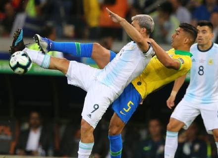 Brazil vs. Argentina BELO HORIZONTE, MG - 02.07.2019: BRAZIL VS. ARGENTINA - Sergio Kun Aguero from Argentina and Casemiro from Brazil during a match between Brazil and Argentina, valid for the semifinal of Copa America 2019, held this Tuesday (02) at the Estádio do Mineirão in Belo Horizonte, MG. (Photo: Rodolfo Buhrer La Imagem Fotoarena) x1757449x  RodolfoxBuhrer