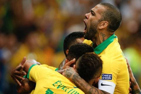 Brazil vs. Argentina BELO HORIZONTE, MG - 02.07.2019: BRAZIL VS. ARGENTINA - Daniel Alves celebrates the goal of Gabriel Jesus do Brasil during a match between Brazil and Argentina, valid for the semifinal of Copa America 2019, held on Tuesday (02) at the Estádio do Mineirão in Belo Horizonte, MG. (Photo: Marcelo Machado de Melo Fotoarena) x1757464x  MarceloxMachadoxdexMelo