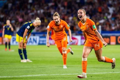 Fußball, Damen WM, Niederlande - Schweden 190703 Jackie NoÃ«lle Groenen of Netherlands celebrates after 1-0 during the FIFA Women s World Cup semi-final match between Netherlands and Sweden on July 3, 2019 in Lyon. Photo: Petter Arvidson Bildbyran Kod PA 180100 bbeng fotboll football fotball soccer dam women kvinner frankrike france vm vm 2019 jubel verdensmesterskap världsmästerskap fifa women s world cup 2019 world cup semifinal semi final knockout stage sweden sverige netherlands nederländerna *** 190703 Jackie Noelle Groene of Netherlands celebrates after 1 0 during the FIFA Womens World Cup semi final match between Netherlands and Sweden on July 3, 2019 in Lyon Photo Petter Arvidson Picture Agency Code PA 180100 bbeng soccer football soccer soccer lady women women france france world cup championships 2019 jubilee world championship fifa women s world cup 2019 world cup semifinal semi final knockout stage sweden sweden netherlands netherlands,  Copyright: PETTERxARVIDSON BB190703PA137