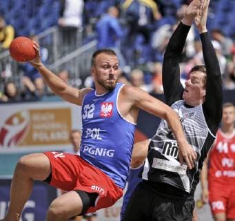 Beachhandball, EM in Polen 2019.07.05 Stare Jablonki Pilka reczna plazowa Mezczyzn Mistrzostwa Europy EURO 2019 Polska - Szwajcaria N z Milosz Rupp Foto Marcin Bulanda PressFocus 2019.07.05 Stare Jablonki Beach Handball Men s European Championship, EM, Europameisterschaft EURO 2019 Polska - Szwajcaria Milosz Rupp Credit: Marcin Bulanda PressFocus NEWSPIX.PL --- Newspix.pl  20190705PF_MB118