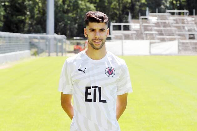 Hamza Saghiri FC Viktoria Cologne 3 League, portrait date 2019 2020,