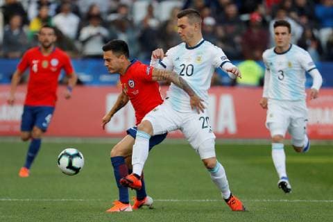 Argentina s Giovani Lo Celso (R) vies for the ball with Chile s Charles Aranguiz during the Copa America 2019 3rd place soccer match between Argentina and Chile, at Arena Corinthians Stadium in Sao Paulo, Brazil, 6 July 2019. Argentina vs. Chile !ACHTUNG: NUR REDAKTIONELLE NUTZUNG!  Copyright: xPauloxWhitakerx SCA2520 20190706-636980442986219371