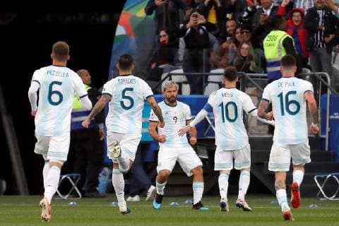 Argentina s Kun Aguero (C) jubilates a goal during the Copa America 2019 3rd place soccer match between Argentina and Chile, at Arena Corinthians Stadium in Sao Paulo, Brazil, 6 July 2019. Argentina vs. Chile !ACHTUNG: NUR REDAKTIONELLE NUTZUNG!  Copyright: xPauloxWhitakerx SCA2531 20190706-636980449032726630