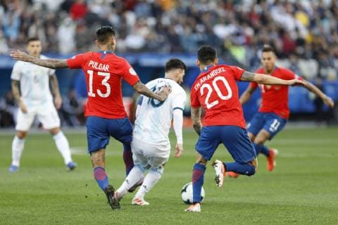 Argentina vs. Chile SÃO PAULO, SP - 06.07.2019: ARGENTINA VS. CHILE - Pulgar and Lionel Messi during a match between Argentina and Chile, valid for the third place match of the Copa America 2019, held this Saturday (06) at the Corinthians Arena in São Paulo, SP. (Photo: Ricardo Moreira Fotoarena) x1759074x  RicardoxMoreira