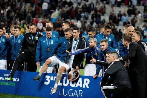 Argentine players celebrate after winning the Copa America 2019 3rd place soccer match between Argentina and Chile, at Arena Corinthians Stadium in Sao Paulo, Brazil, 6 July 2019. Argentina vs. Chile !ACHTUNG: NUR REDAKTIONELLE NUTZUNG!  Copyright: xSebastiaoxMoreirax SCA25147 20190706-636980528836527299