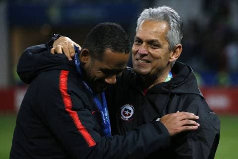 Futbol, Argentina vs Chile Copa America 2019 El entrenador de la seleccion chilena Reinaldo Rueda es fotografiado junto a Jean Beausejour tras el partido de de definicion del tercer lugar de la Copa America contra Argentina disputado en el estadio Arena de Corinthians de San Pablo, Brasil. 06 07 2019 Andres Pina Photosport Football, Argentina vs Chile Copa America Championship 2019 Chile s manager Reinaldo Rueda is pictured with Jean Beausejour after the Copa America definition of the third place match against Argentina held at the Arena do Corinthians stadium in Sao Paulo, Brazil. 06 07 2019 Andres Pina Photosport Argentina vs Chile, Copa America 2019 