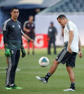 Midfielder Andres Guardado (R) of Mexico participates in a practice session, at Soldier Field in Chicago, Illinois, USA, 6 July 2019. Mexico will face the United States on Sunday in the final of the CONCACAF Gold Cup. Mexico s national soccer team training !ACHTUNG: NUR REDAKTIONELLE NUTZUNG!  Copyright: xJULIOxPEREZx AME4378 20190707-636980694442501920
