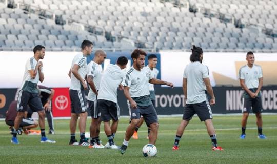 Midfielder Jonathan Dos Santos (C) of Mexico participates in a practice session, at Soldier Field in Chicago, Illinois, USA, 6 July 2019. Mexico will face the United States on Sunday in the final of the CONCACAF Gold Cup. Mexico s national soccer team training !ACHTUNG: NUR REDAKTIONELLE NUTZUNG!  Copyright: xJULIOxPEREZx AME4375 20190707-636980694483752196