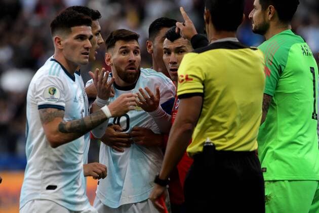 (190707) -- SAO PAULO, July 7, 2019 (Xinhua) -- Argentina s Lionel Messi (3rd L) reacts after he recieved a red card during the 3rd place match of Copa America 2019 between Argentina and Chile in Sao Paulo, Brazil, July 6, 2019. (Xinhua Rahel Patrasso) (SP)BRAZIL-SAO PAULO-FOOTBALL-COPA AMERICA 2019-ARGENTINA VS CHI 