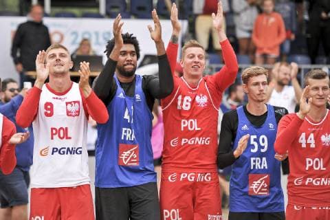 2019.07.07 Stare Jablonki Pilka reczna plazowa Mezczyzn Mistrzostwa Europy EURO 2019 Francja - Polska N z Marcin Miedzinski, Maciej Pienczewski, Mikolaj Czaplinski, radosc, wygrana, zwyciestwo, historyczny sukces Foto Marcin Bulanda PressFocus 2019.07.07 Stare Jablonki Beach Handball Men s European Championship, EM, Europameisterschaft EURO 2019 Francja - Polska Marcin Miedzinski, Maciej Pienczewski, Mikolaj Czaplinski, radosc, wygrana, zwyciestwo, historyczny sukces Credit: Marcin Bulanda PressFocus NEWSPIX.PL --- Newspix.pl 20190707PF_MB653