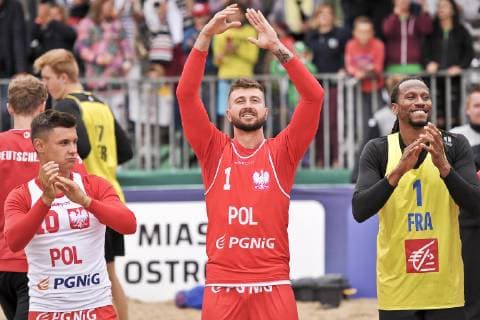 2019.07.07 Stare Jablonki Pilka reczna plazowa Mezczyzn Mistrzostwa Europy EURO 2019 Francja - Polska N z Marcin Matyjasik, Lukasz Zakreta, radosc, wygrana, zwyciestwo, historyczny sukces Foto Marcin Bulanda PressFocus 2019.07.07 Stare Jablonki Beach Handball Men s European Championship, EM, Europameisterschaft EURO 2019 Francja - Polska Marcin Matyjasik, Lukasz Zakreta, radosc, wygrana, zwyciestwo, historyczny sukces Credit: Marcin Bulanda PressFocus NEWSPIX.PL --- Newspix.pl 20190707PF_MB655