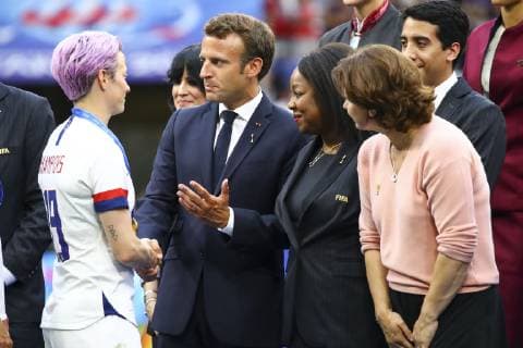 Emmanuel Macron ( President Francais ) et Megan Rapinoe (USA) FOOTBALL : USA vs Pays Bas - Finale Coupe du Monde Feminine - 07 07 2019 GwendolineLeGoff Panoramic 