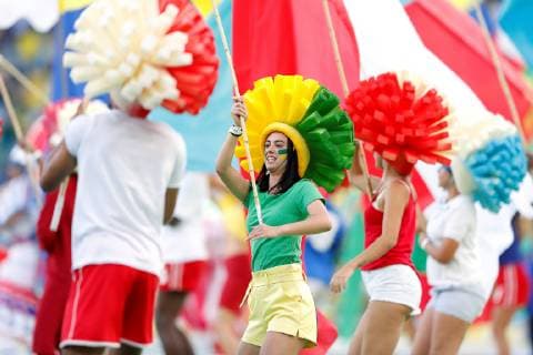 Fußball, Copa America, Abschlußfeier A woman performs during the closing ceremony of the Copa America 2019, before the final soccer match between Brazil and Peru, at Maracana Stadium in Rio de Janeiro, Brazil, 7 July 2019. Brazil vs. Peru !ACHTUNG: NUR REDAKTIONELLE NUTZUNG!  Copyright: xFernandoxMaiax SCA2665 20190707-636981332485690974