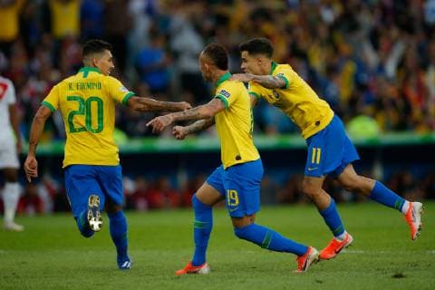Fußball, Copa America, Finale, Brasilien - Peru Brazil vs. Peru RIO DE JANEIRO, RJ - 07.07.2019: BRAZIL VS. PERU - Éverton do Brasil celebrates after scoring a goal during a match between Brazil and Peru, valid for the Copa America 2019 final, held this Sunday (07) at the Maracanã Stadium in Rio de Janeiro, RJ. (Photo: Marcelo Machado de Melo Fotoarena) x1759495x  MarceloxMachadoxdexMelo