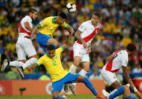 Brazil vs. Peru RIO DE JANEIRO, RJ - 07.07.2019: BRAZIL VS. PERU - Gabriel Jesus do Brasil plays for Paolo Guerrero of Peru during a match between Brazil and Peru, valid for the Copa America 2019 final, held this Sunday (07) at the Maracanã Stadium in Rio de Janeiro, RJ. (Photo: Marcelo Machado de Melo Fotoarena) x1759815x  MarceloxMachadoxdexMelo