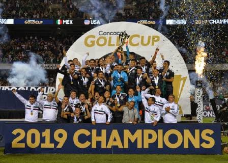 July 07, 2019: The Mexican national team, Nationalteam celebrates after defeating the United States, 1-0, in the 2019 CONCACAF Gold Cup, championship match, between the United States and Mexico, at Soldier Field in Chicago, IL. Credit: CSM 2019 CONCACAF Gold Cup: Mexico vs United States Jul 07 - ZUMAc04_ 20190707_zaf_c04_083 Copyright: xKevinxLangleyx