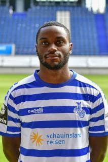GER, official photo session portrait session portrait session MSV Duisburg player Arnold Budimbo MSV Duisburg 3 League DFB, portrait session 2019 2020 portrait, portrait format nph Mauelshagen nph00321