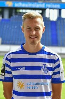 GER, official photo session portrait session portrait session MSV Duisburg player Lukas Daschner MSV Duisburg 3 League DFB, portrait session 2019 2020 portrait, portrait format nph Mauelshagen nph00321