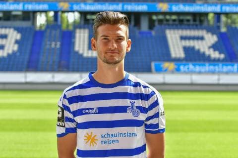 GER, official photo session portrait session portrait session MSV Duisburg player Thomas Blomeyer MSV Duisburg 3 Liga DFB, portrait session 2019 2020 landscape, landscape format nph Mauelshagen nph00321