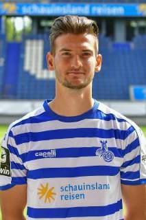 GER, official photo session portrait session portrait session MSV Duisburg player Thomas Blomeyer MSV Duisburg 3 Liga DFB, portrait session 2019 2020 portrait, portrait format nph Mauelshagen nph00321