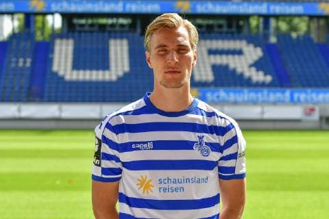 GER, official photo session portrait session portrait session MSV Duisburg player Vincent Vermeij MSV Duisburg 3 League DFB, portrait session 2019 2020 landscape, landscape format nph Mauelshagen nph00321
