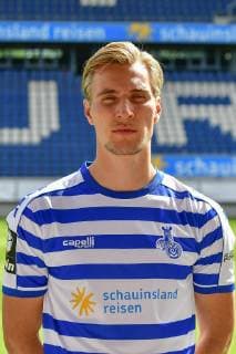 GER, official photo session portrait session portrait session MSV Duisburg player Vincent Vermeij MSV Duisburg 3 League DFB, portrait session 2019 2020 portrait, portrait format nph Mauelshagen nph00321